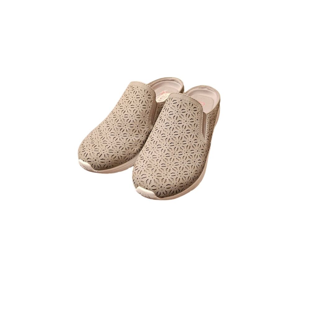 NWT True BareTraps Tan Cream Aminda Flower Slip On Slides Sandals Women's 8.5M